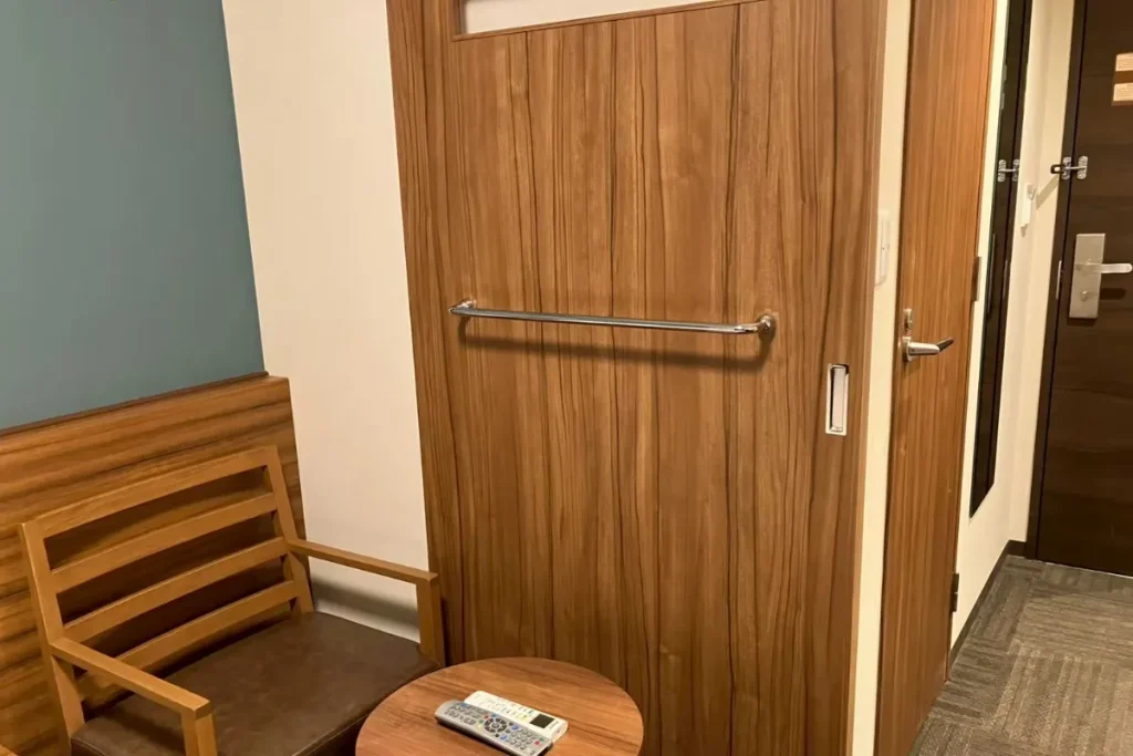 ドーミーインのお部屋のなかにある内扉