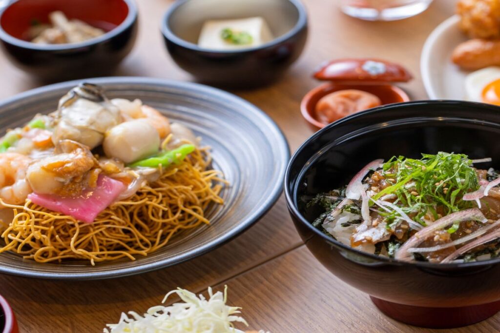 ドーミーインPREMIUM長崎駅前の朝食で食べられる皿うどんとアジたたき丼