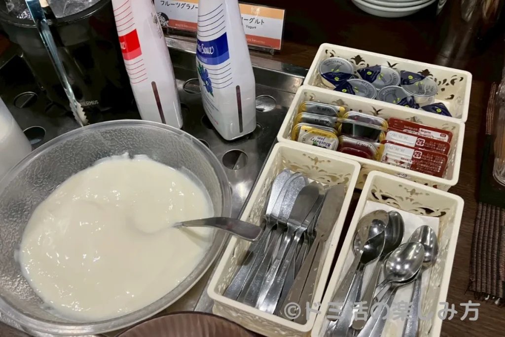 ホテル ルートインの朝食バイキングのヨーグルト