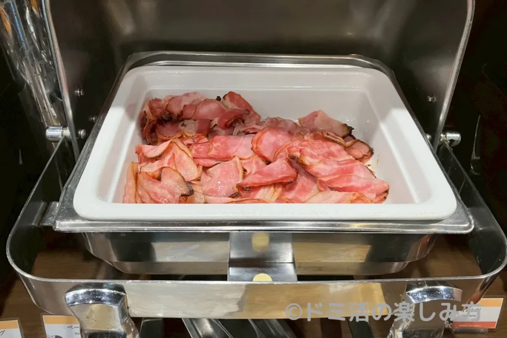 ホテル ルートインの朝食バイキングのベーコン