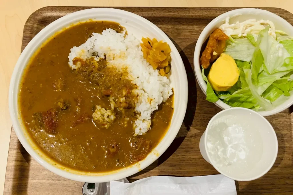 3S hotel hiratsukaの朝食の「特製カレーセット」