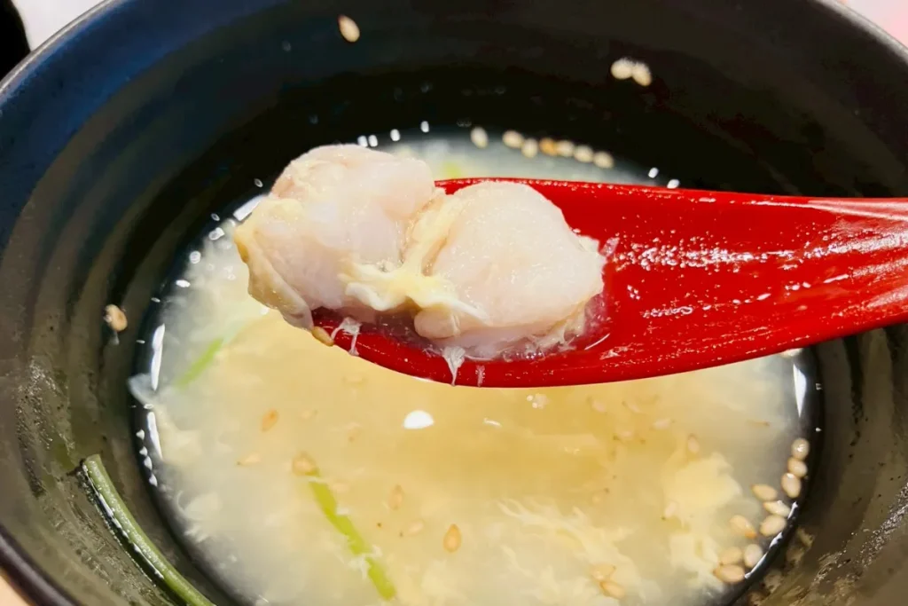 あんこう雑炊にはあんこうの切り身がたくさん入っていた