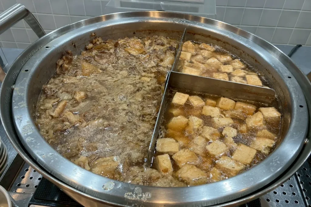 ドーミーインPREMIUM東京小伝馬町のお鍋に入った肉豆腐