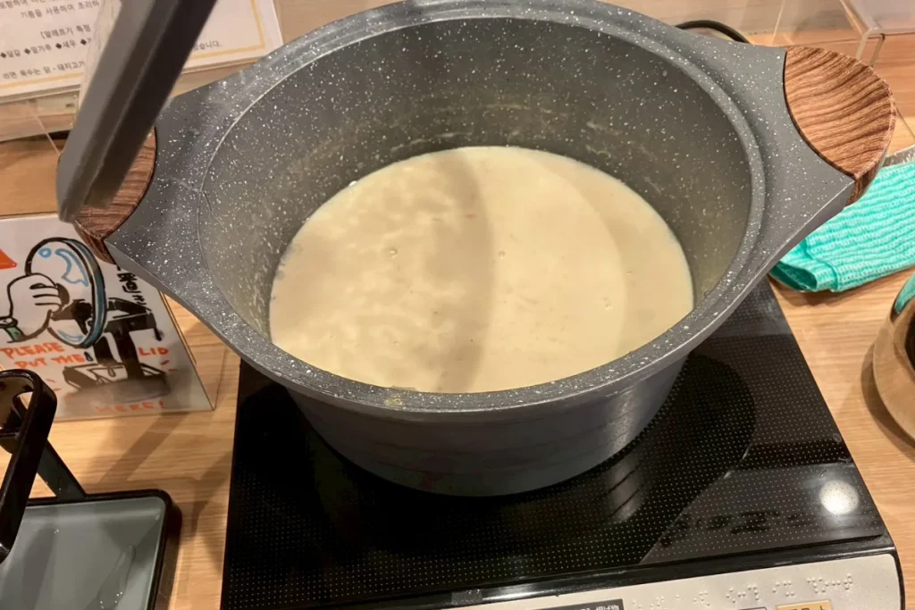 ドーミーインPREMIUM東京小伝馬町のクラムチャウダー