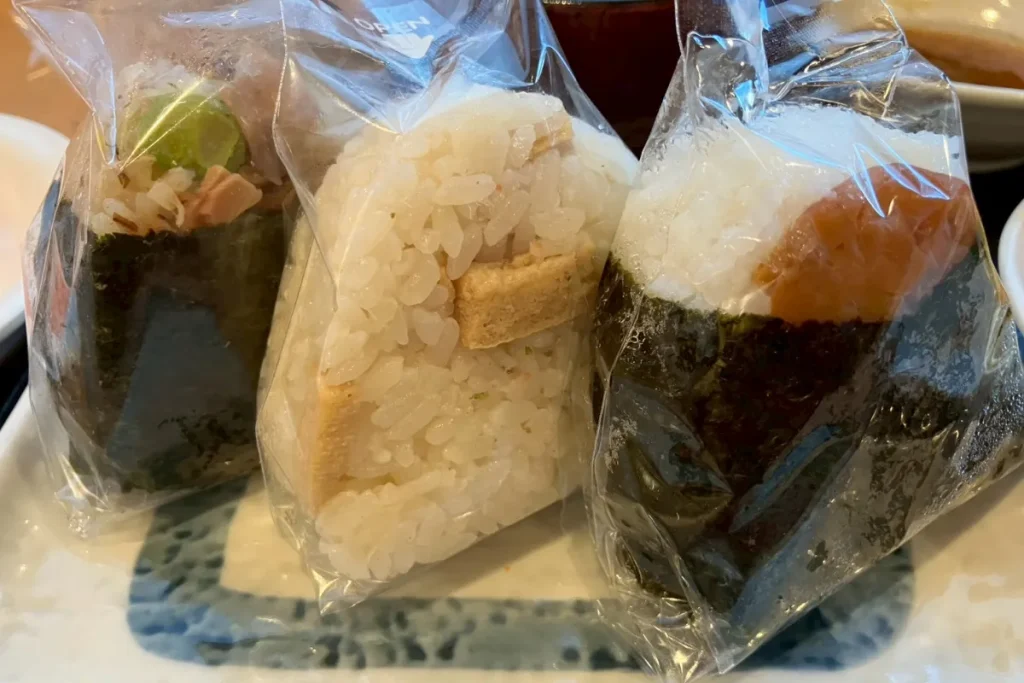 ドーミーイン上野・御徒町の朝食で食べたおにぎり