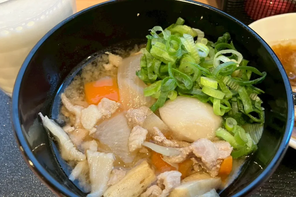 ドーミーイン上野・御徒町の朝食で食べた豚汁