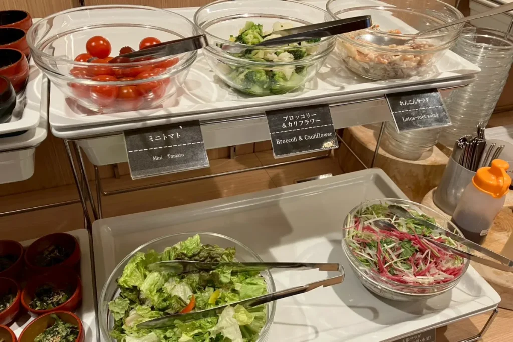 ドーミーイン上野・御徒町の朝食のサラダ