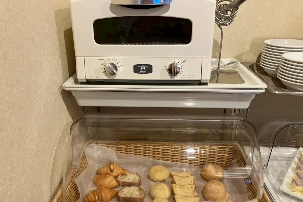 ドーミーイン上野・御徒町の朝食のパン