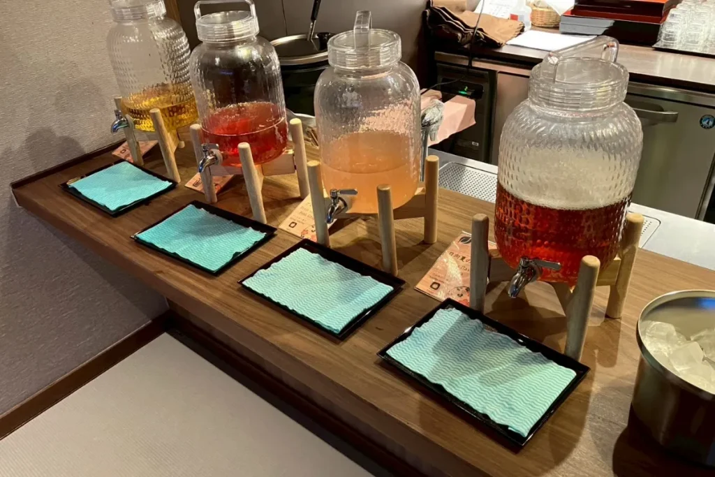 京都 梅小路 花伝抄のウェルカムラウンジで飲めるドリンク