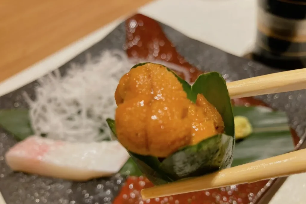 京都 梅小路 花伝抄の夕食の雲丹のお刺身