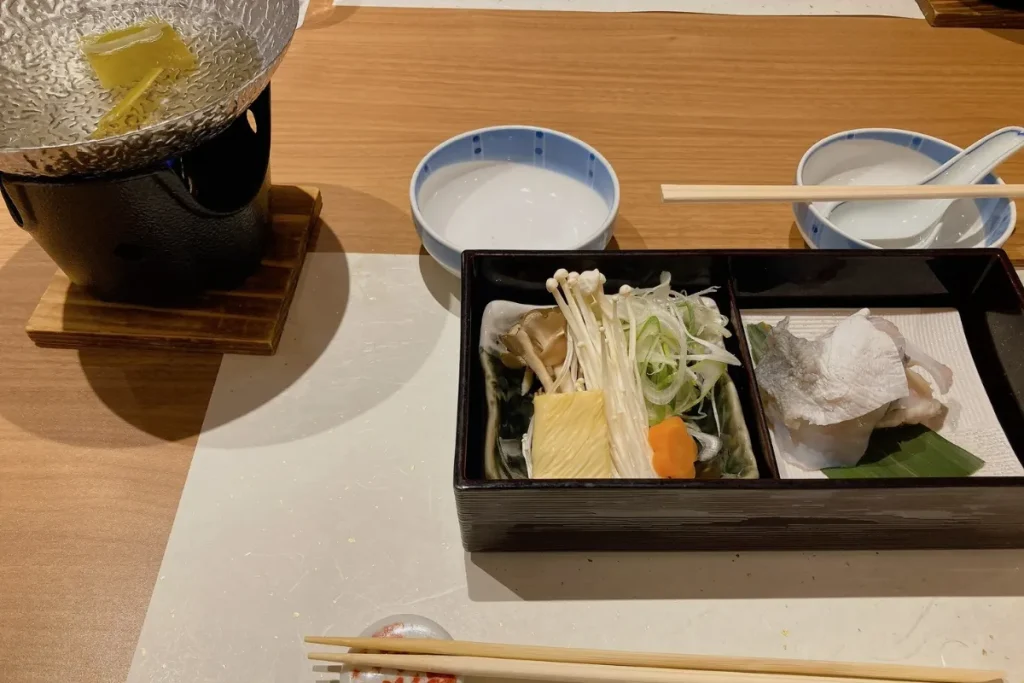 京都 梅小路 花伝抄の夕食の台の物のとらふぐ鍋