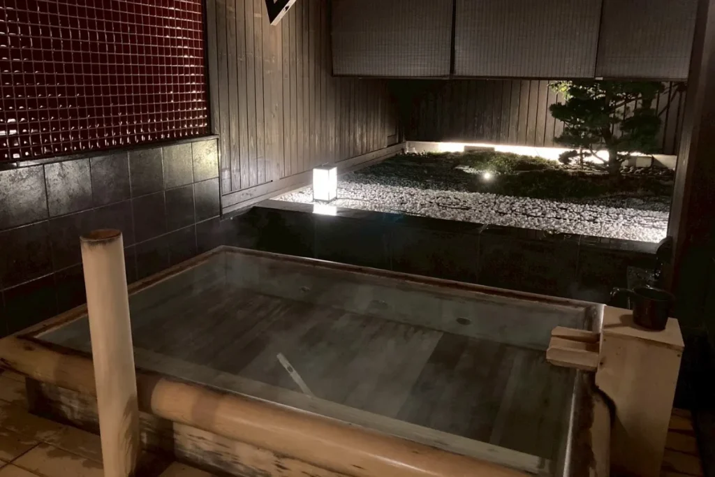 京都 梅小路 花伝抄で使った貸切風呂「木香の詩」