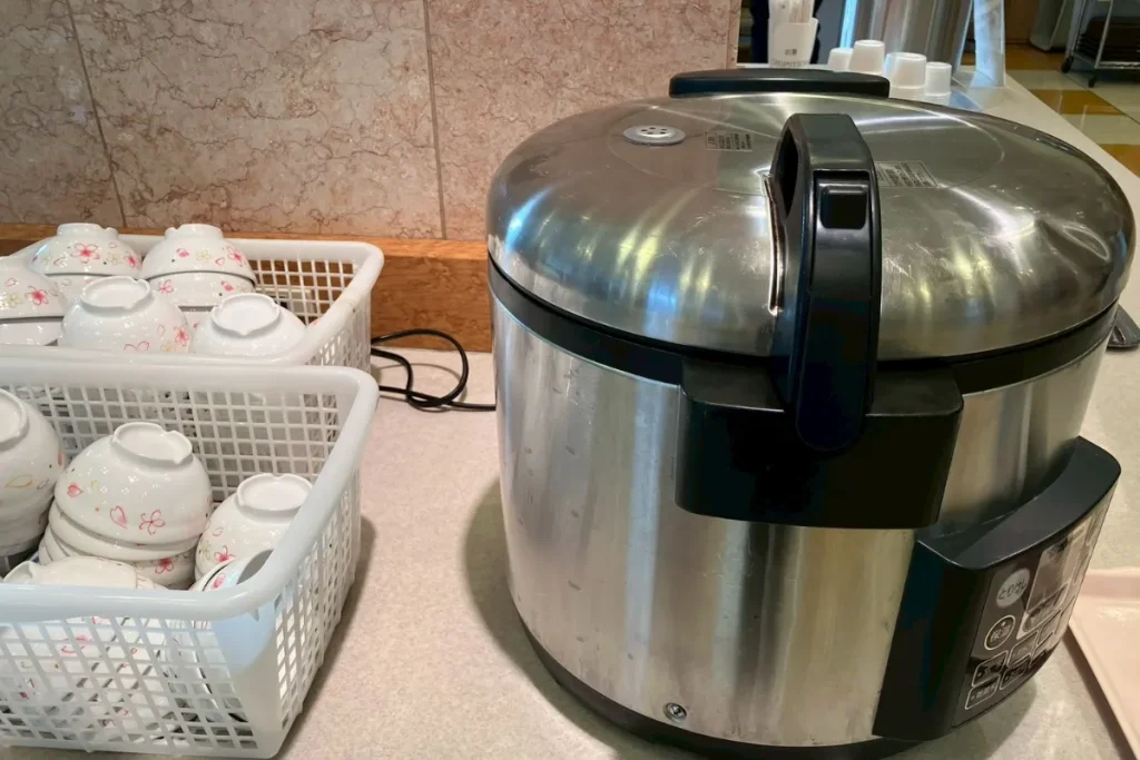 東横インの朝食バイキングの炊き立てご飯