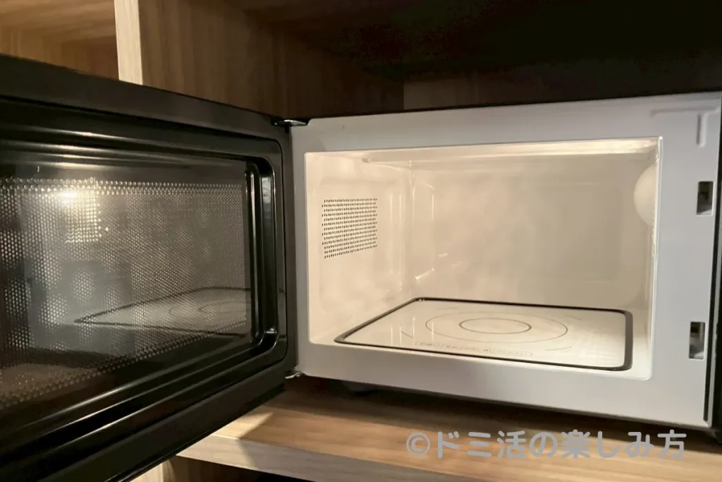 ドーミーイン四日市の「レジデンシャルシングルルーム」にあった電子レンジ