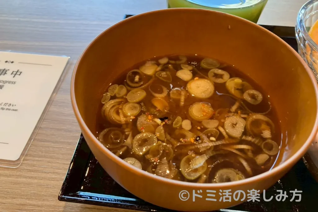 ドーミーイン四日市の朝食バイキングの浅利の赤だし