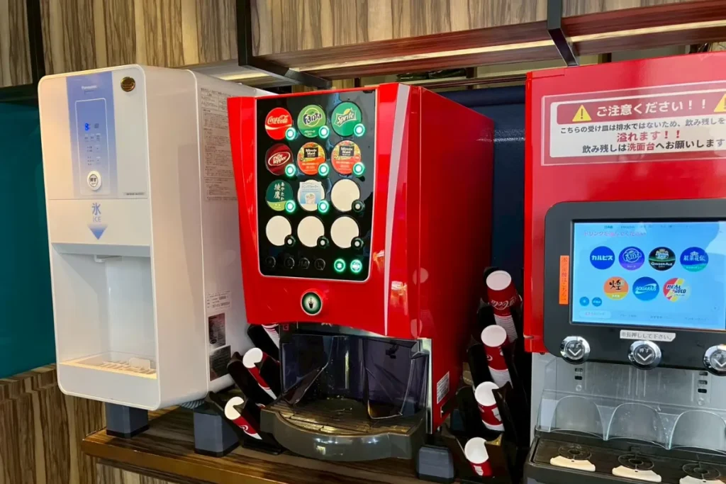 安心お宿の飲み放題のドリンクバーの画像