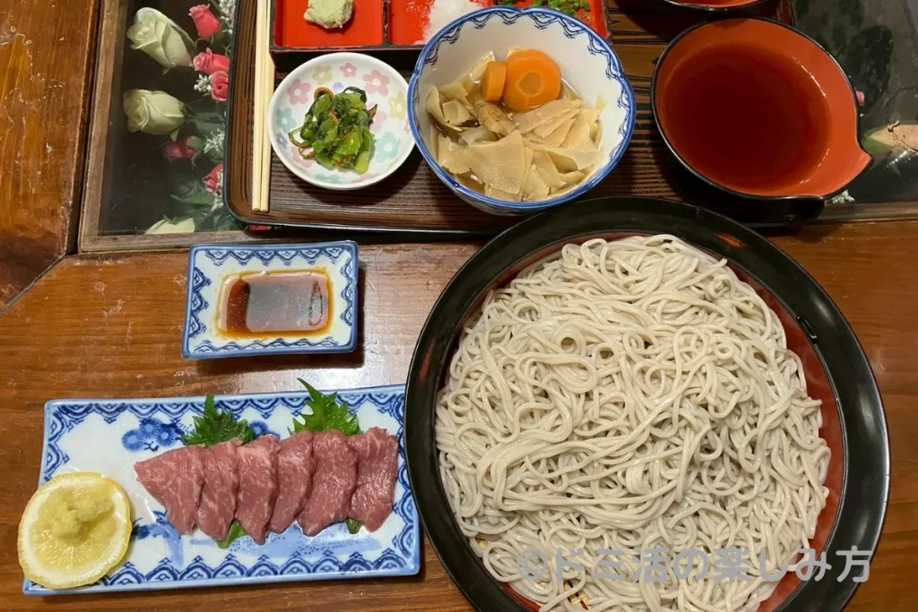 ドーミーイン長野近くで夕食に食べた馬刺しと信州そば
