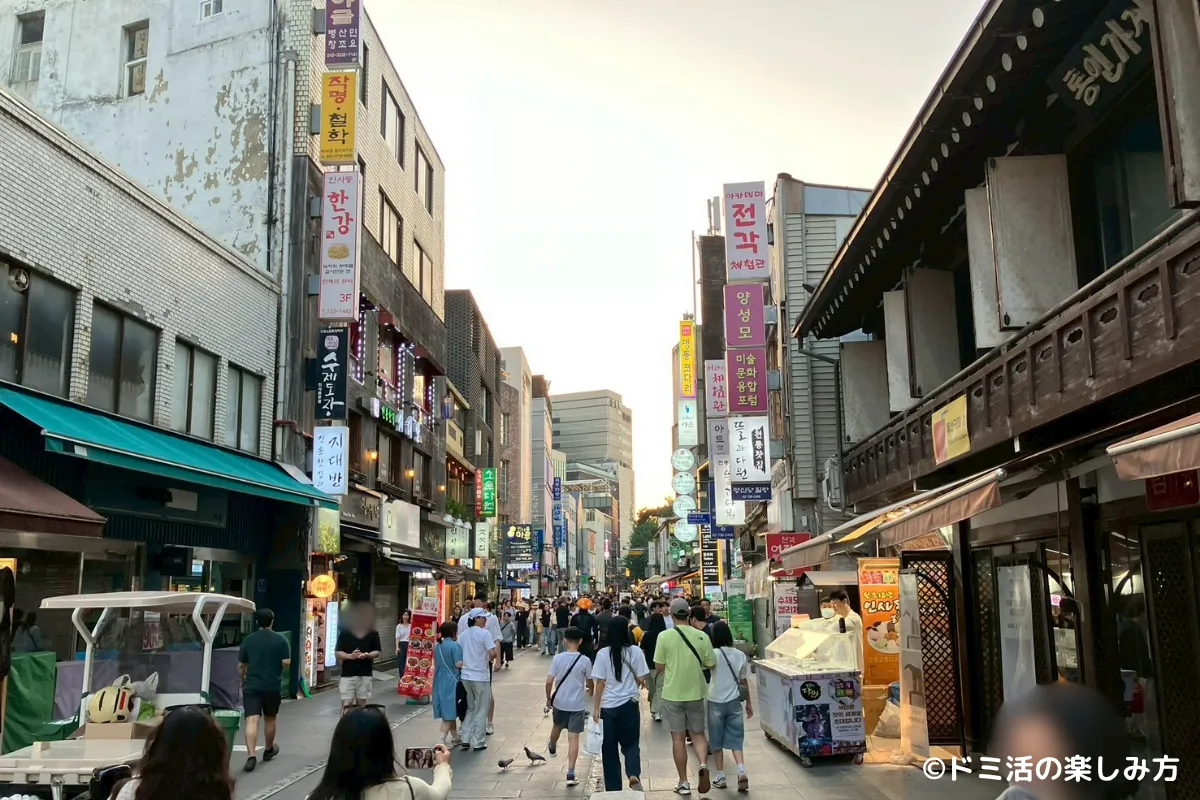 仁寺洞の大通りの写真