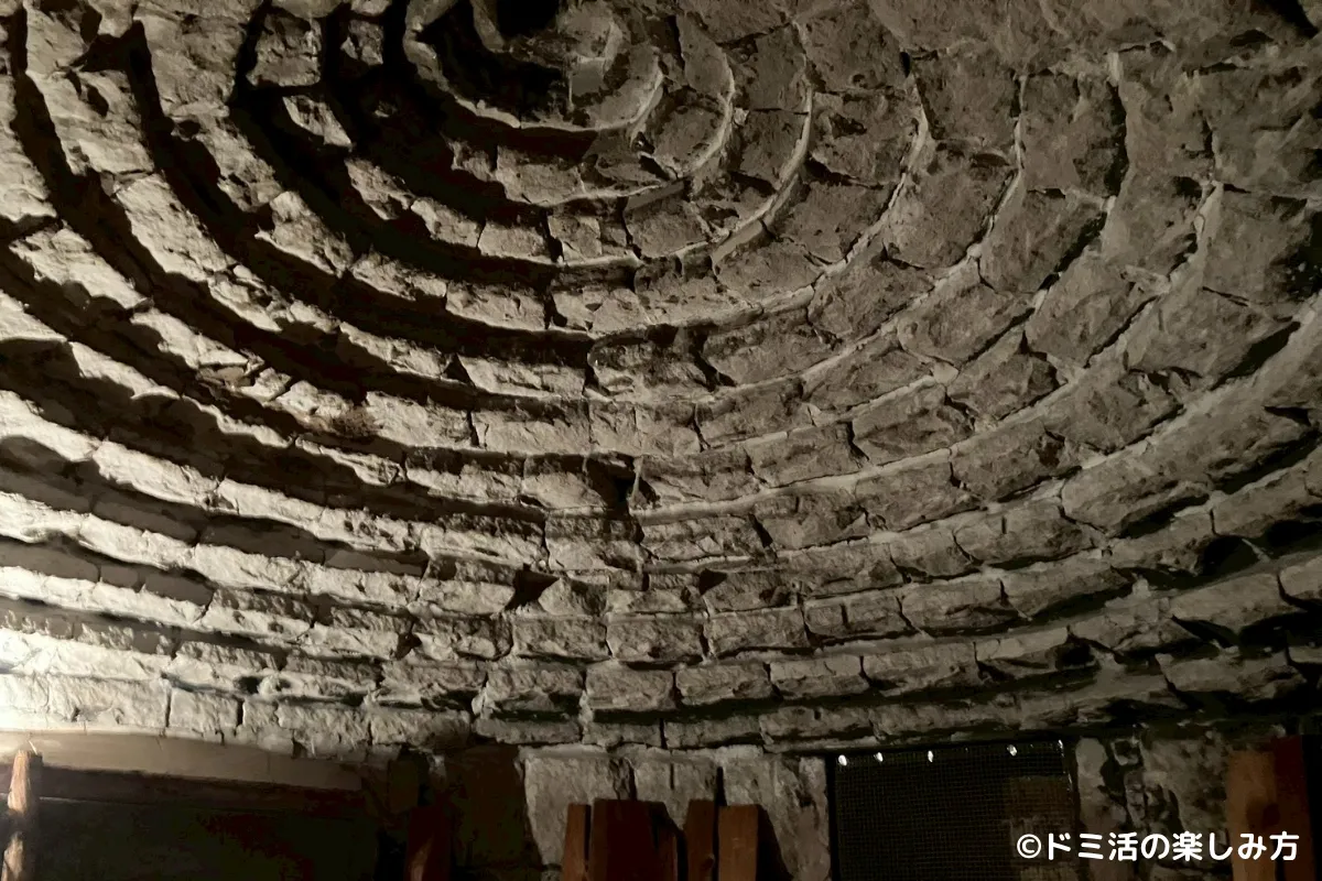 仁寺洞汗蒸幕のドーム型サウナの天井の写真