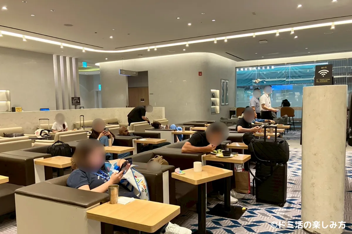仁川国際空港T2のMatina Lounge（マティーナラウンジ）の1人席の写真