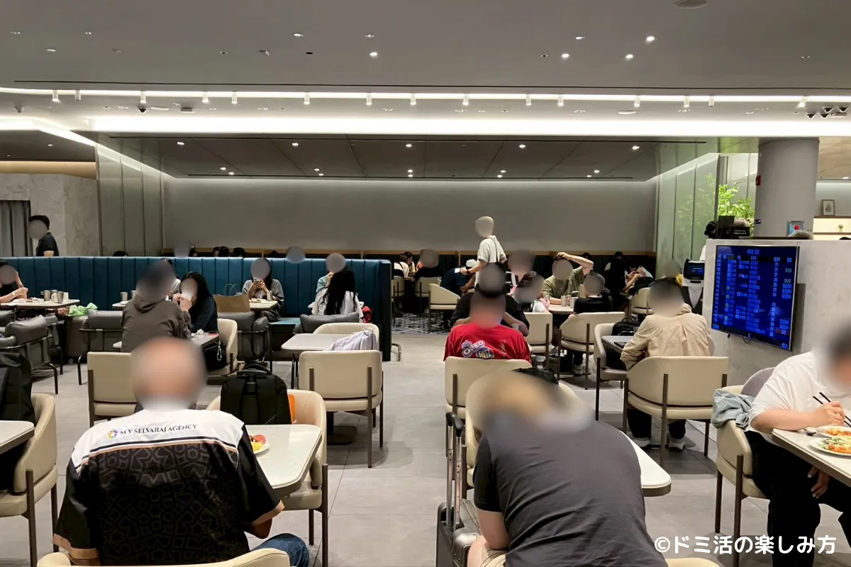 仁川国際空港T2のMatina Lounge（マティーナラウンジ）の2人席の写真