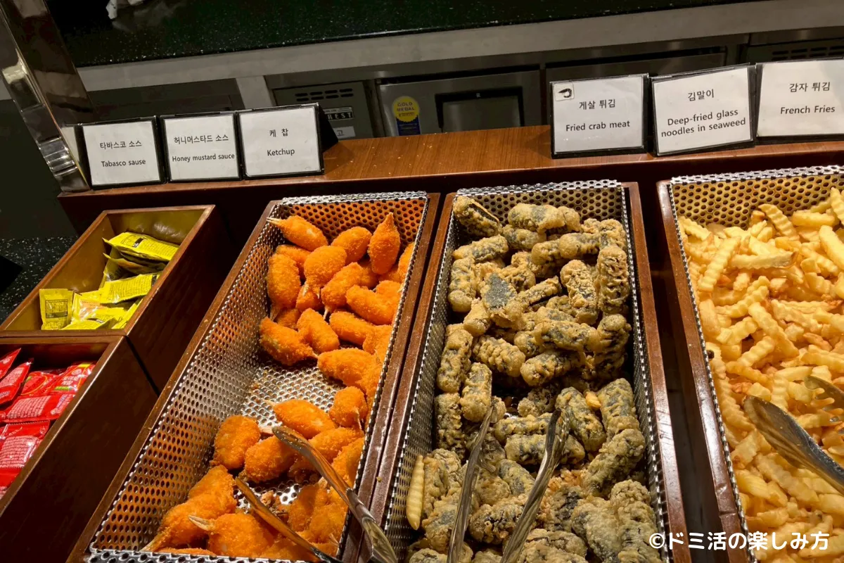 仁川国際空港T2のMatina Lounge（マティーナラウンジ）の揚げ物コーナーの写真