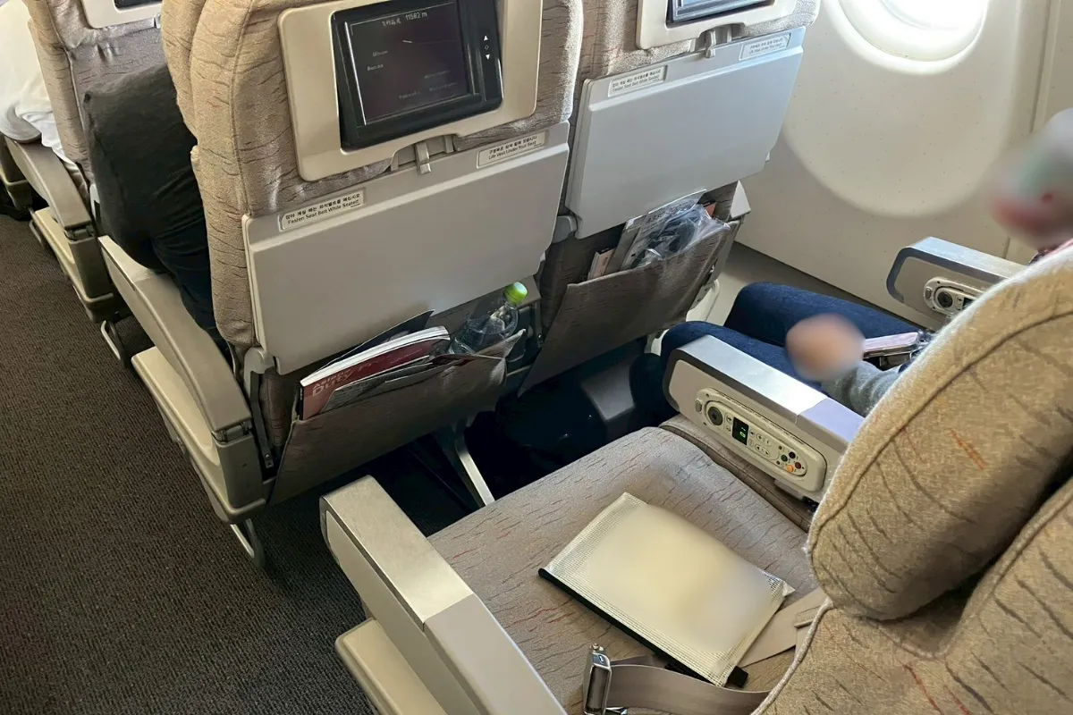 アシアナ航空のエコノミークラス通路側の座席