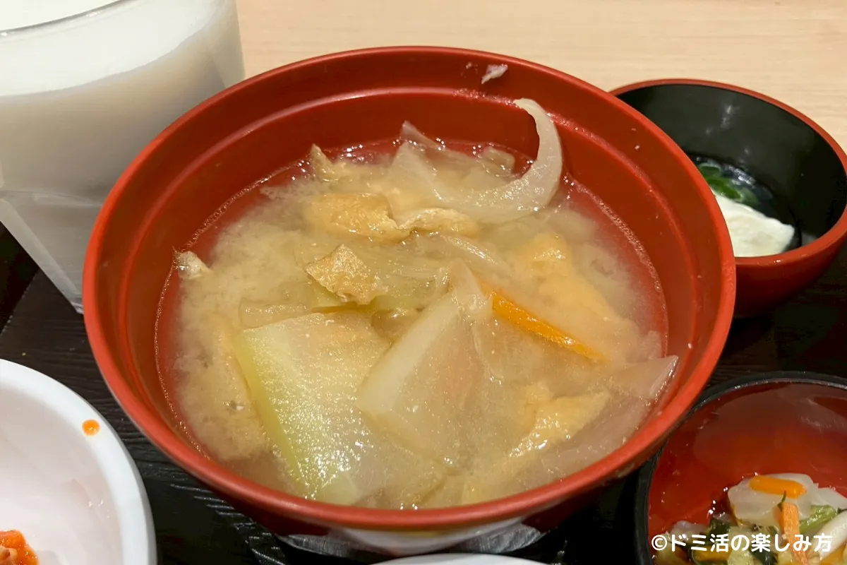 ドーミーインEXPRESSソウル仁寺洞の朝食バイキングのけんちん汁の写真