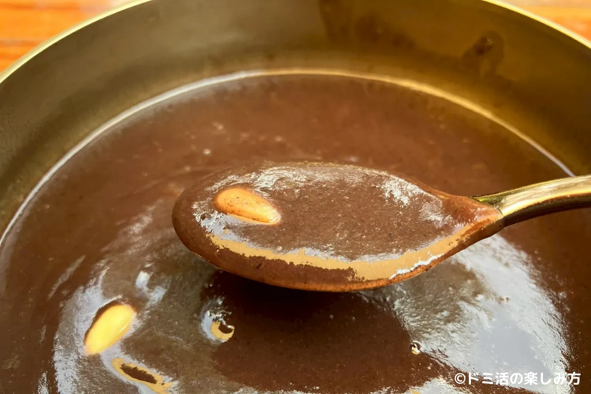 仁寺洞にあるカフェ「サラムガナム茶屋」のテラス席から見た中庭の写真