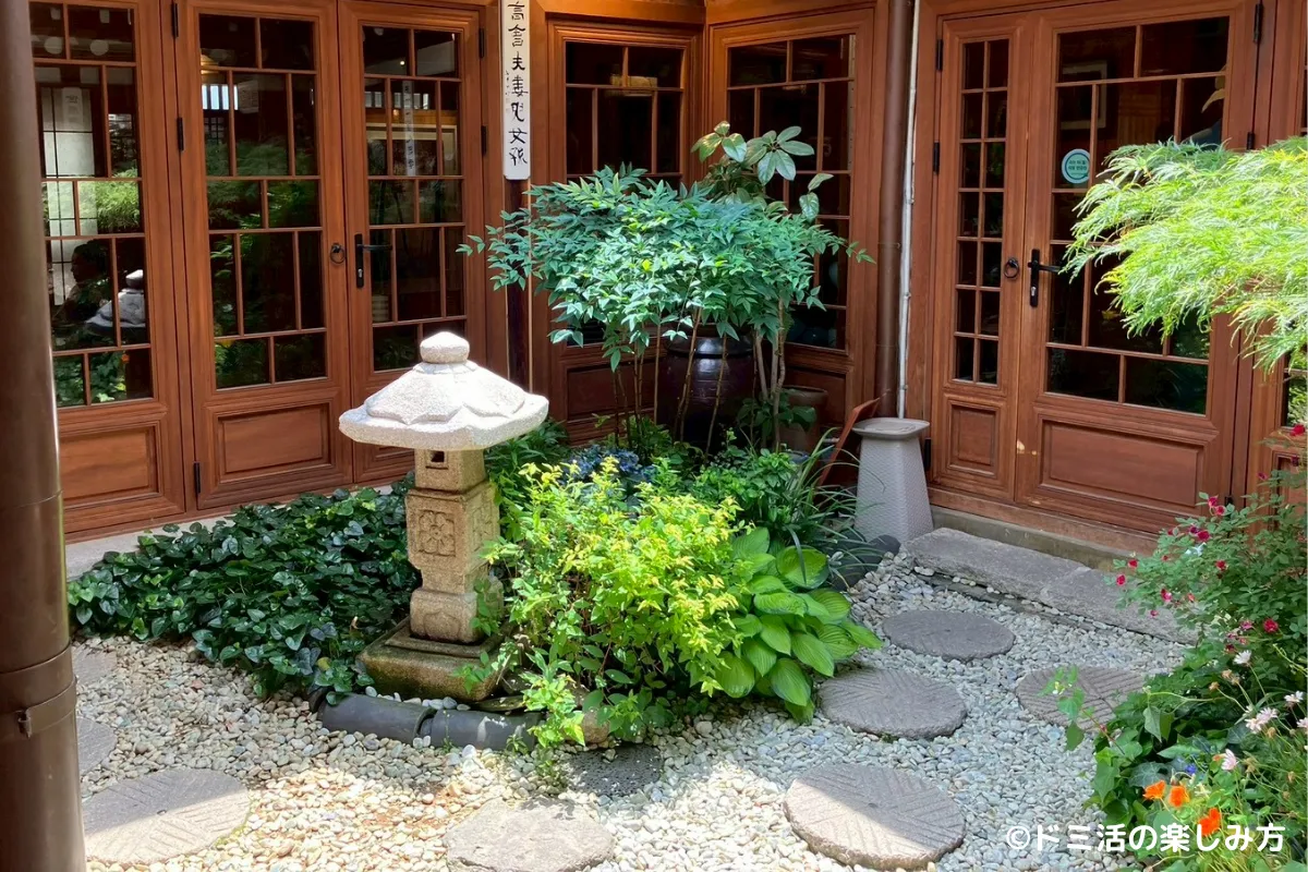 仁寺洞エリアにあるカフェの中庭の写真