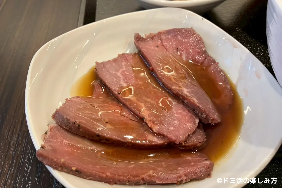 ドーミーインPREMIUM博多・キャナルシティ前の朝食バイキングのローストビーフの写真
