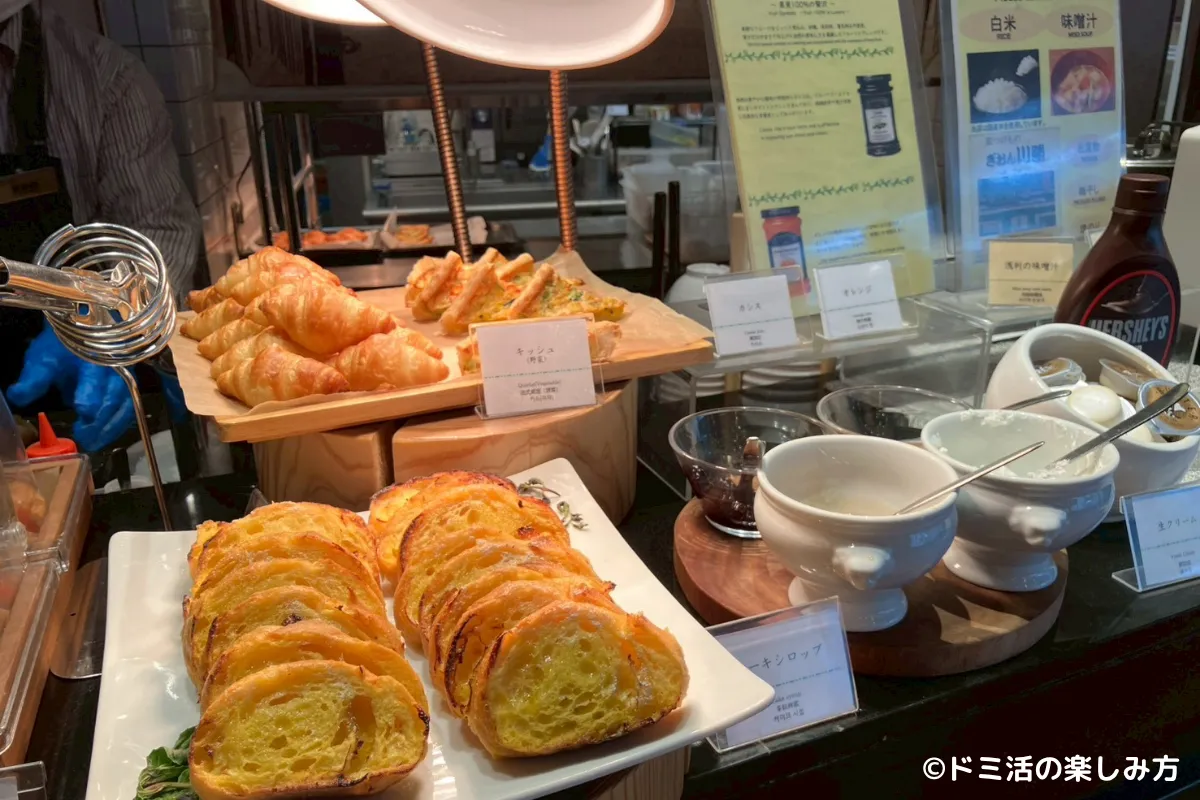ドーミーインPREMIUM渋谷神宮前の朝食バイキングのフレンチトーストの写真