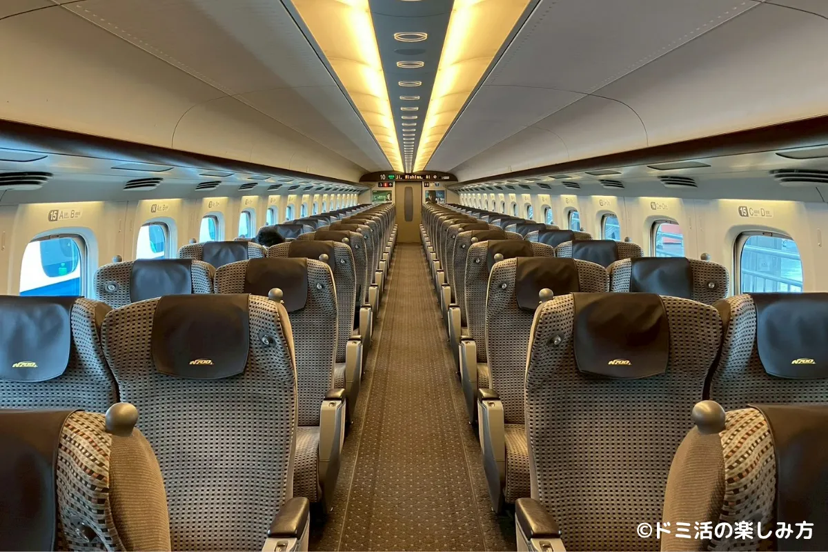 ぷらっとこだまで乗った新幹線こだま号のグリーン車の車内の写真